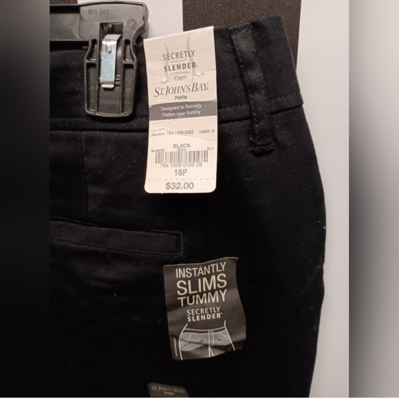 NWT black capri pants - Picture 4 of 8